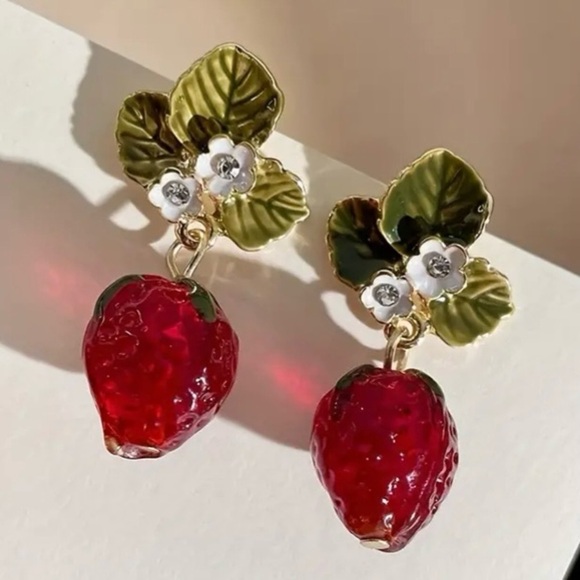 ✨Modcloth Sweet Strawberry Earrings - Picture 1 of 6
